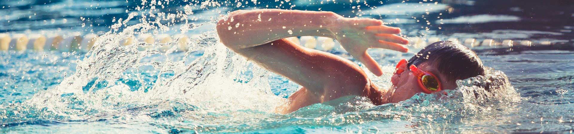 Protéger ses oreilles à la piscine : bouchons d'oreilles et bandeau